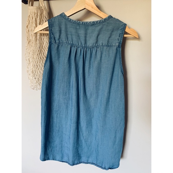 Chambray Sleeveless Top - Picture 5 of 7
